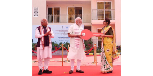 महिलाओं को नए घर की सौगात : पीएम मोदी ने सौंपी जीपीआरए फ्लैट्स की चाबियां